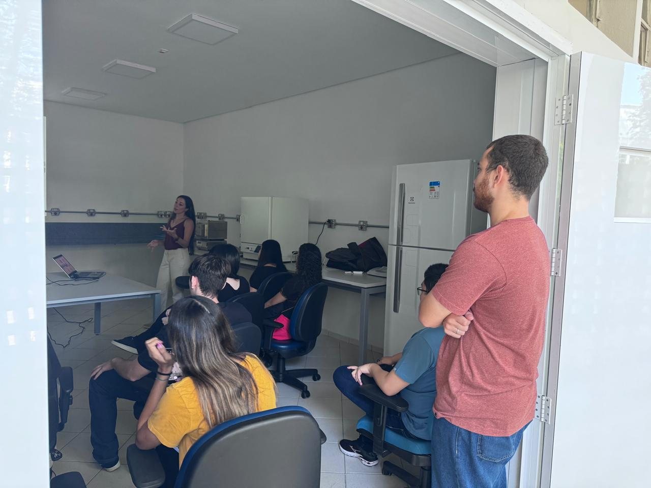 BBLab laboratory seminar with students and visitors