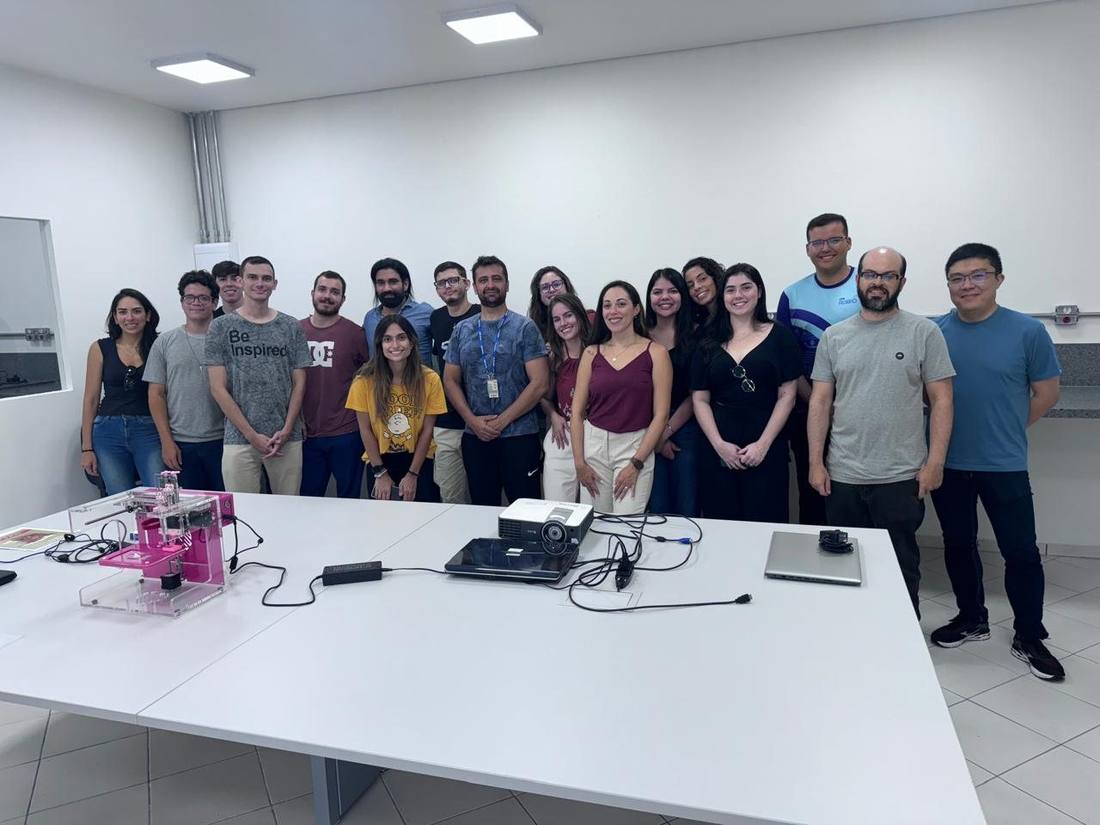BBLab group photograph in the laboratory