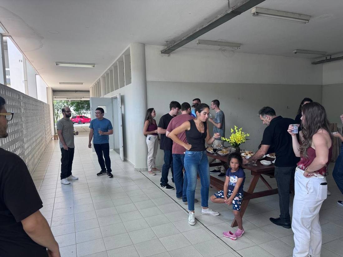 BBLab members talking during an informal gathering