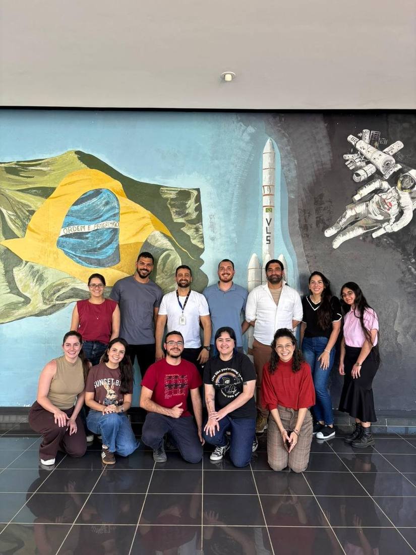 BBLab group record in front of an ITA mural